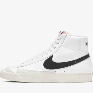 Nike Women’s Blazer Mid ‘77